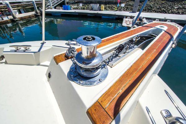 Hatteras 70 Cockpit Motor Yacht