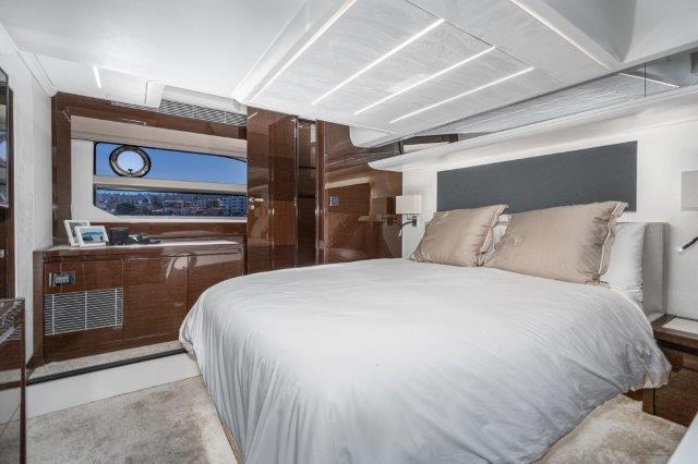 Prestige 590 stateroom