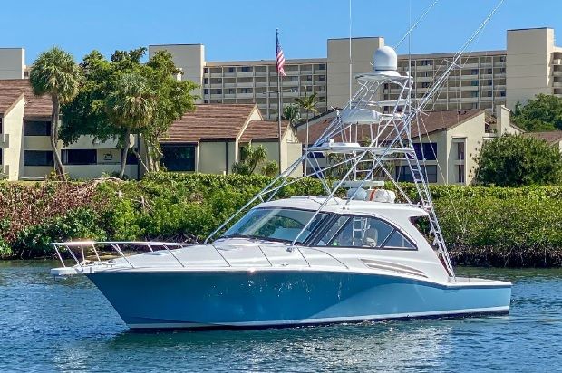 45’ Hatteras Express 2015