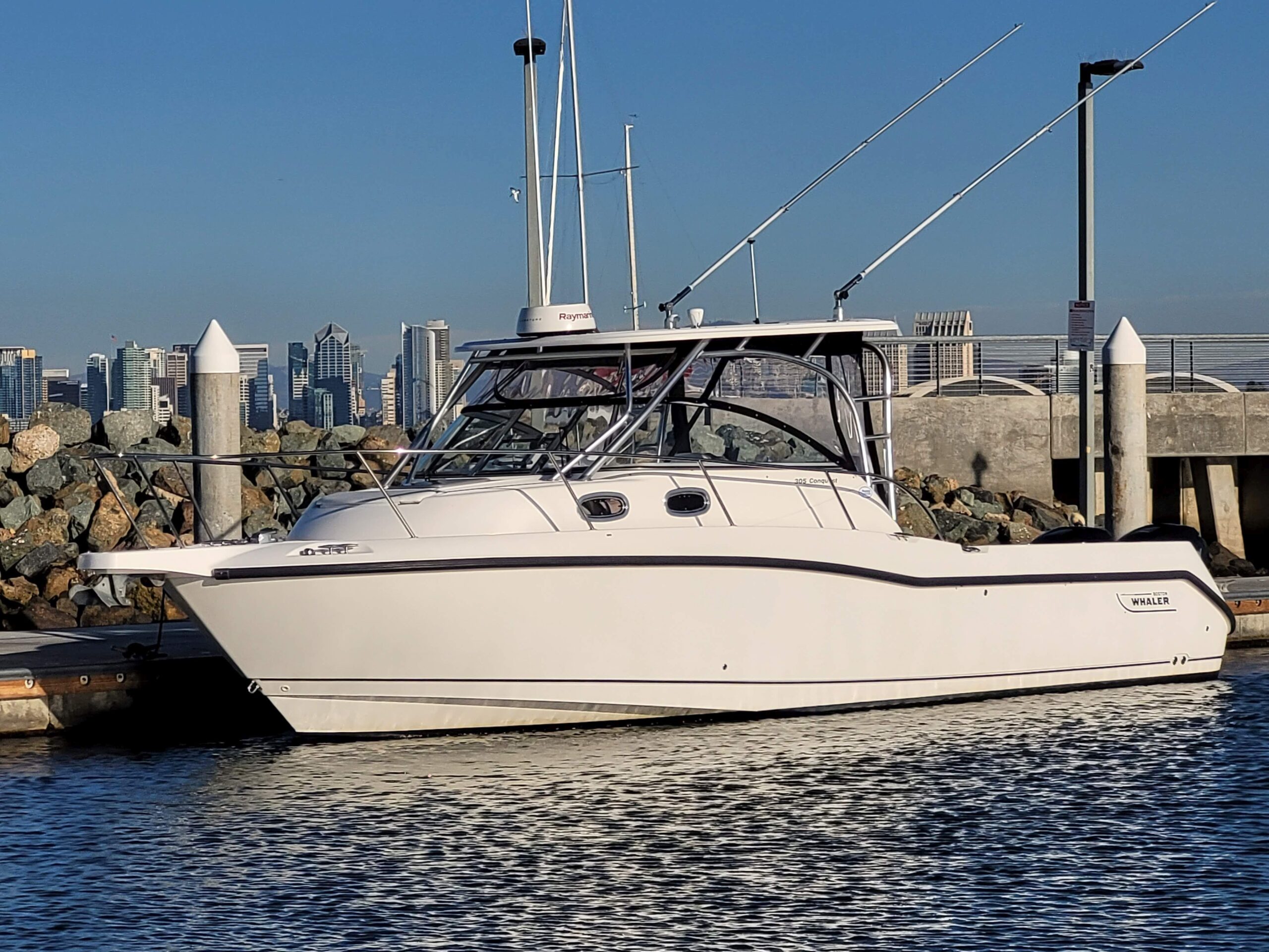 30’ Boston Whaler 305 Conquest 2009